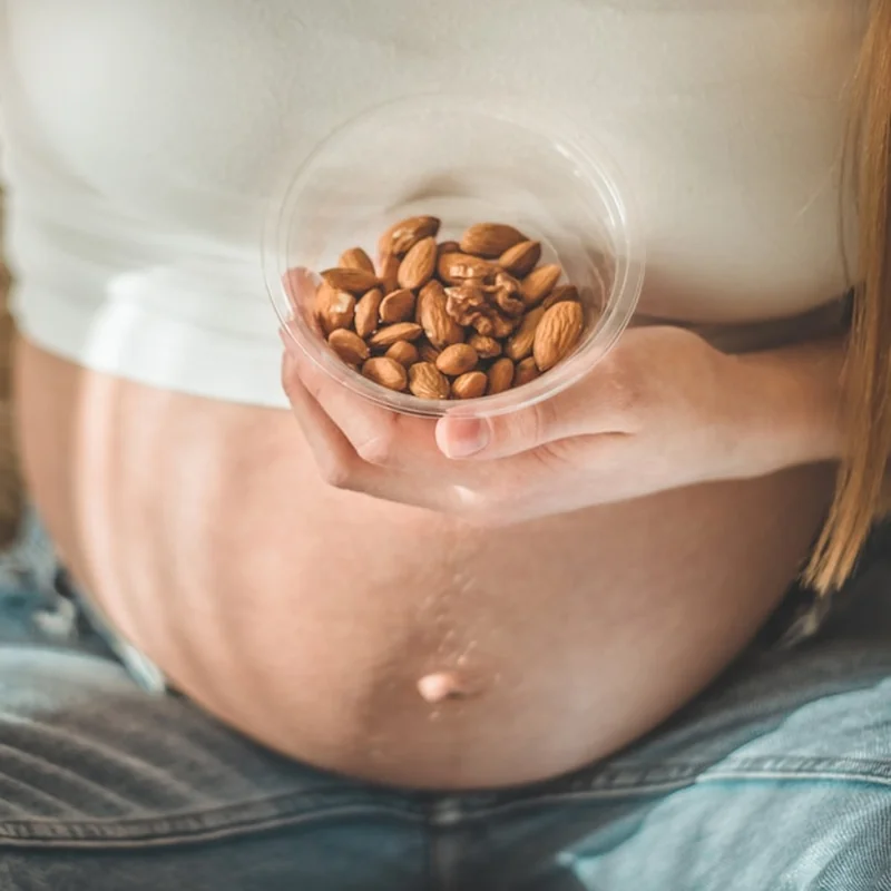 Czego nie jeść w ciąży? Porady dla przyszłych mam