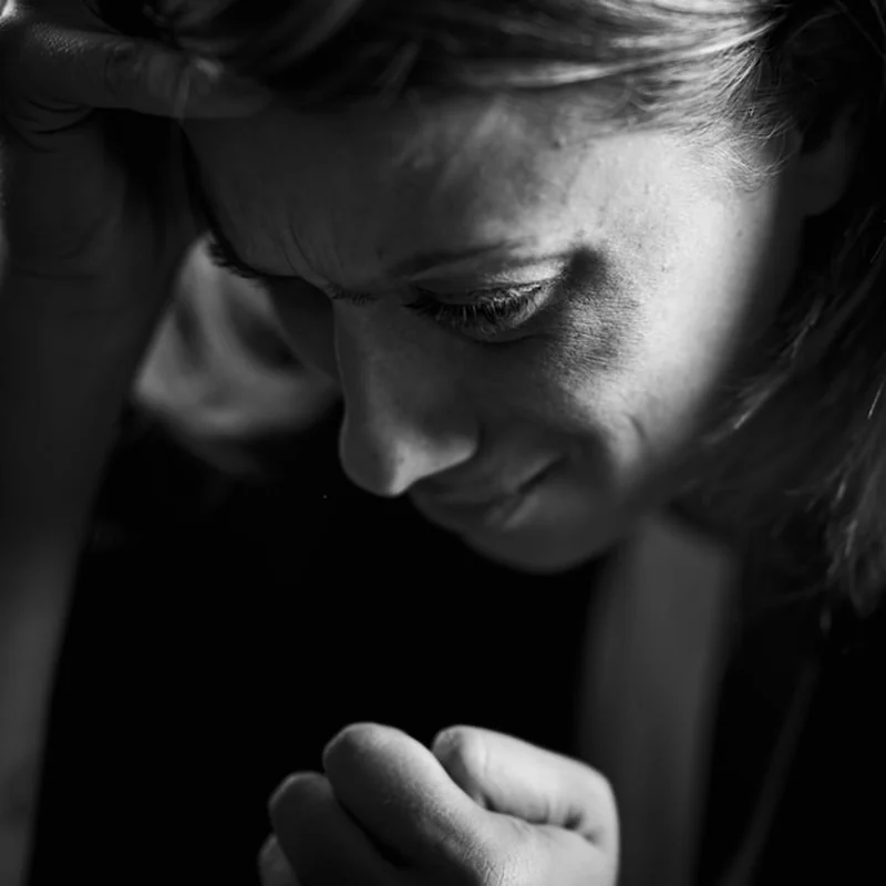 Czy lęk przed odrzuceniem to nullofobia? Terapia i pomoc