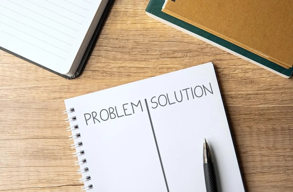 Otwarty notes z napisem