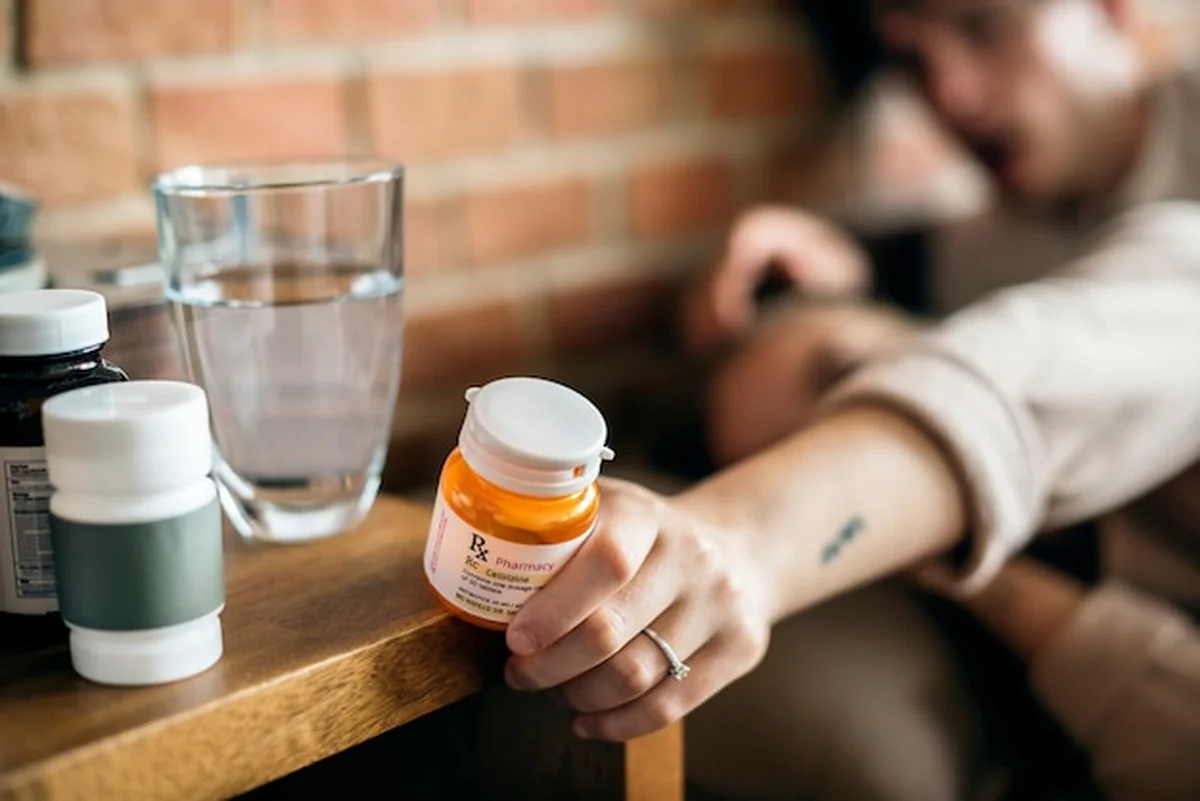 Chorzy ludzie otrzymujący lekarstwo