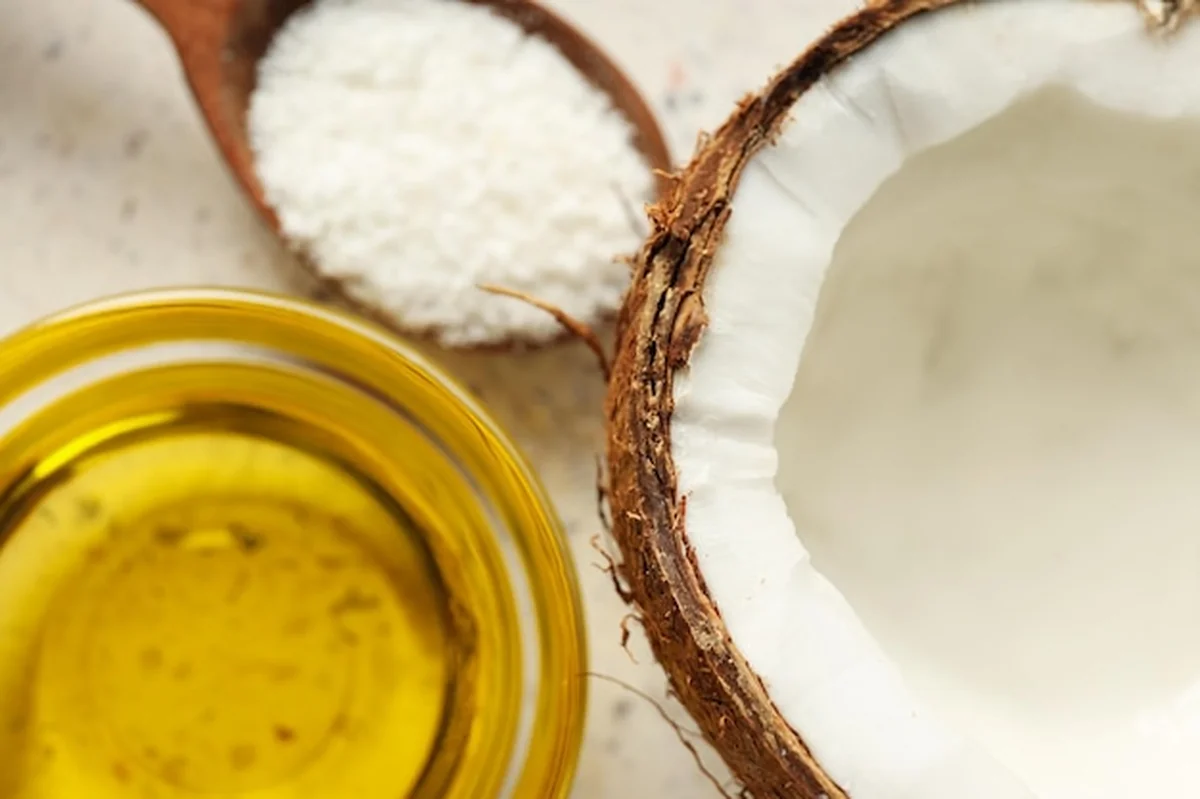 Produkt pielęgnacyjny z olejem kokosowym do ciała i skóry